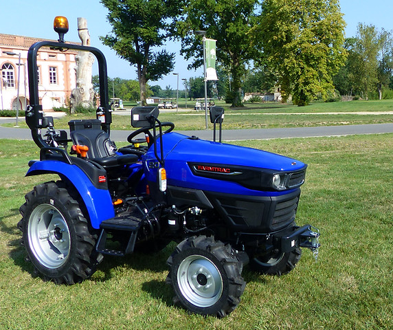 Micro tracteur FARMTRAC FT20 Alabeurthe Du Jardin aux Espaces Verts