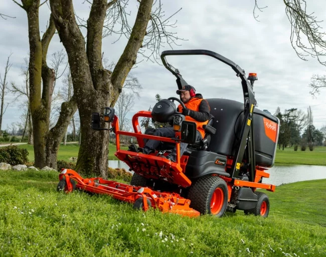 Autoportée KUBOTA FC4-441 4RM — image 1